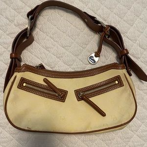 Dooney and bourke purse